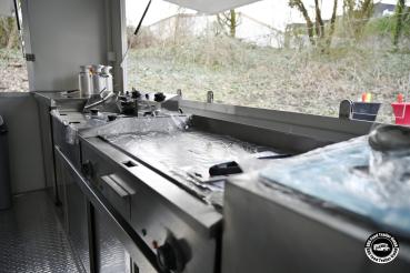 Preview: BBS Black Forret , Ein Imbissanhänger der LUXUSKLASSE mit Klimaanlage und Stahlaustattung, Bodenriffelblech mit Ablauf, Heißluftofen und vieles, vieles mehr